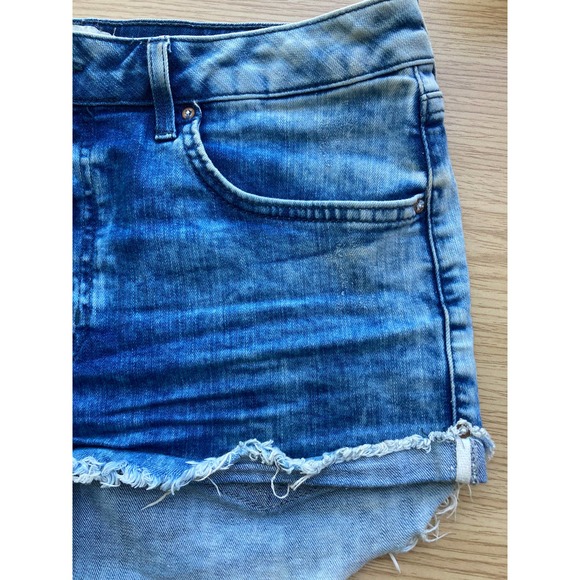 Forever 21 Distressed Short Cut-Off Jean Shorts 29in Waist (Sz8) - Picture 5 of 16